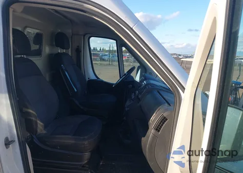 2015 Ram Promaster 2500 High Roof из США, поврежденный, VIN 3C6TRVDG2FE515905